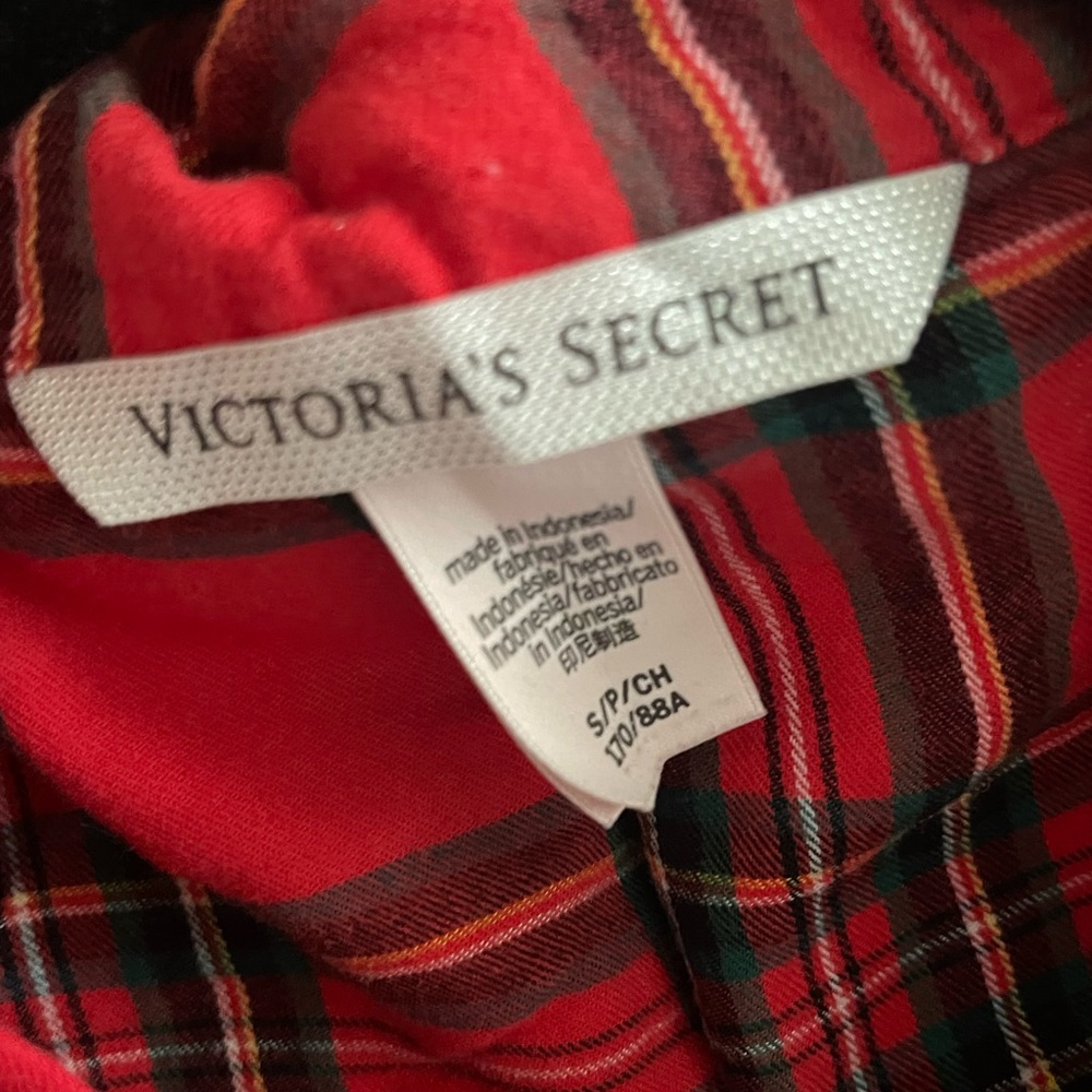 Victoria’s Secret Plaid Buttoned Sleep Shirt - Picture 4 of 5